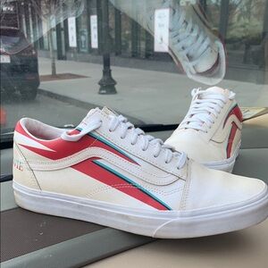 Vans OLD SKOOL "DAVID BOWIE"  White and Red Athletic Shoes size 12 men’s